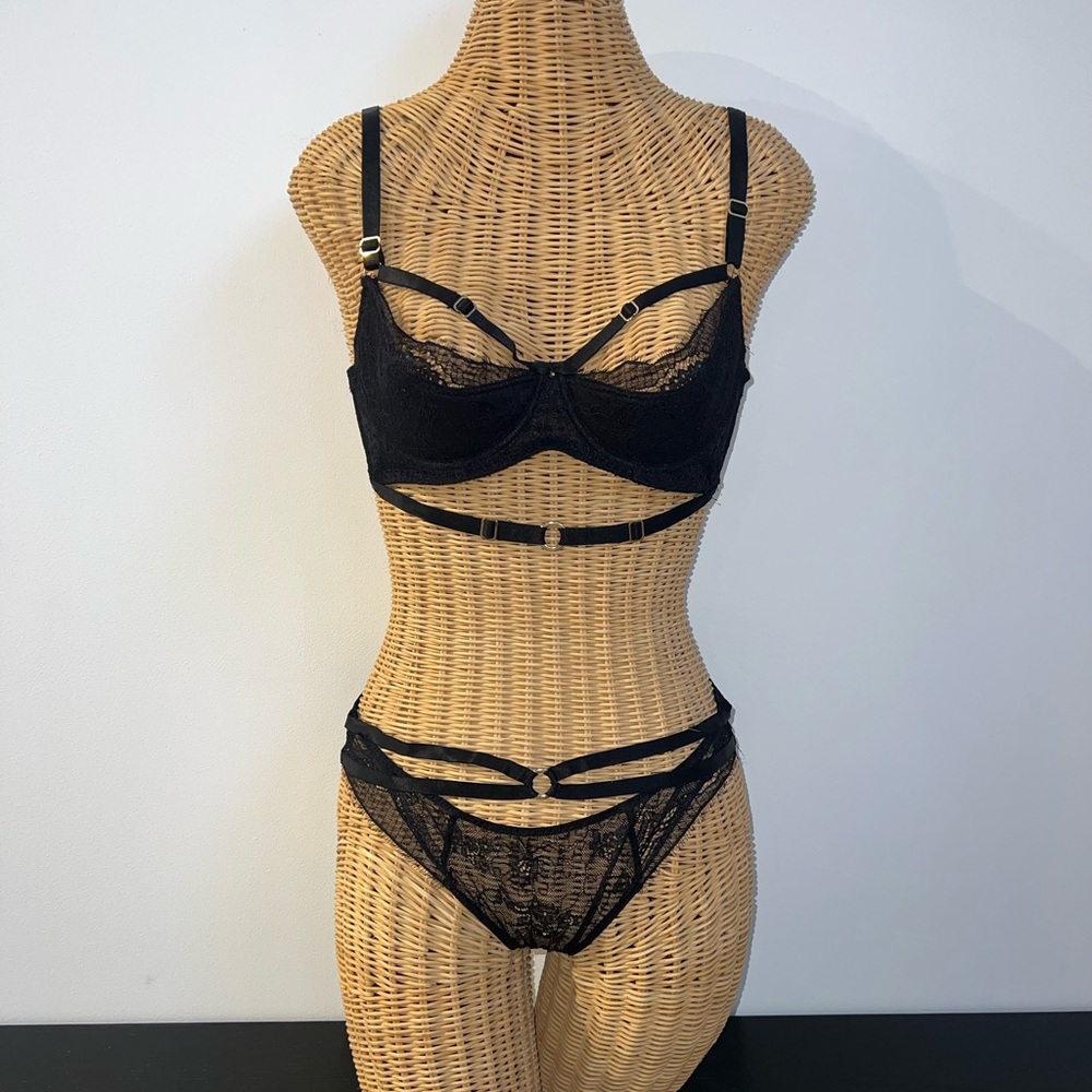 French Intimissimi Lingerie Black Lace Set